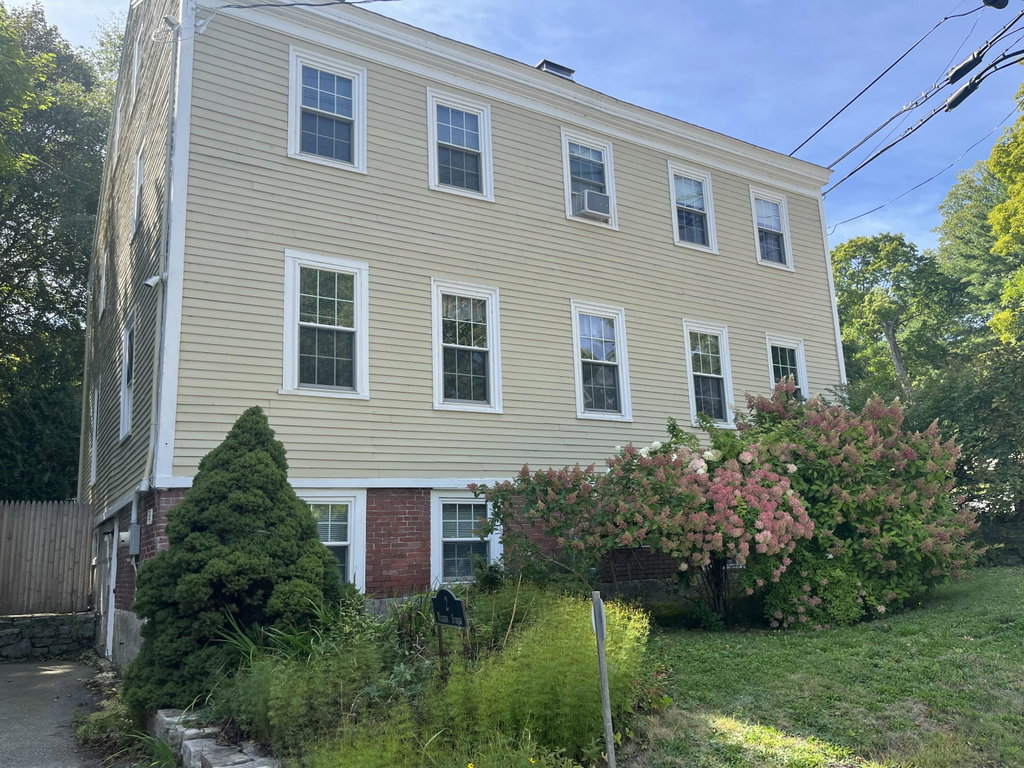 2 Warren Street Hallowell