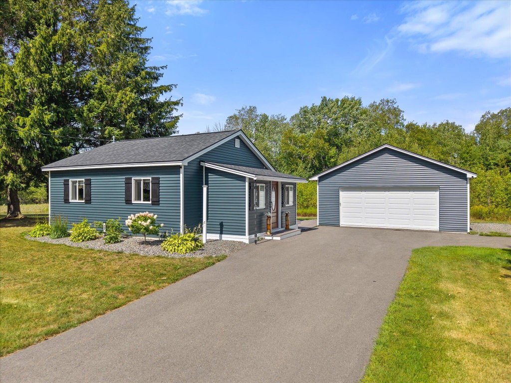 207 River Road Maxfield