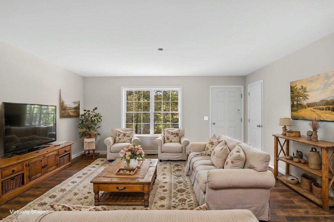 9-web-or-mls-63-bridgetwin-rd