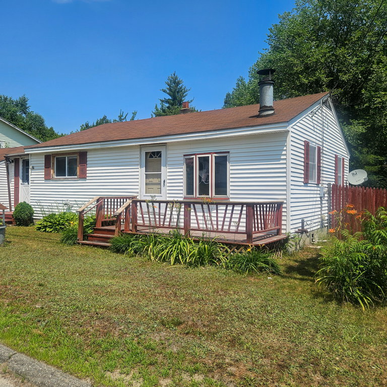 255 Bates Street Millinocket