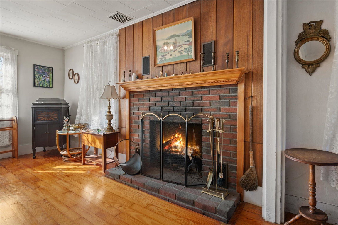25-Living Room