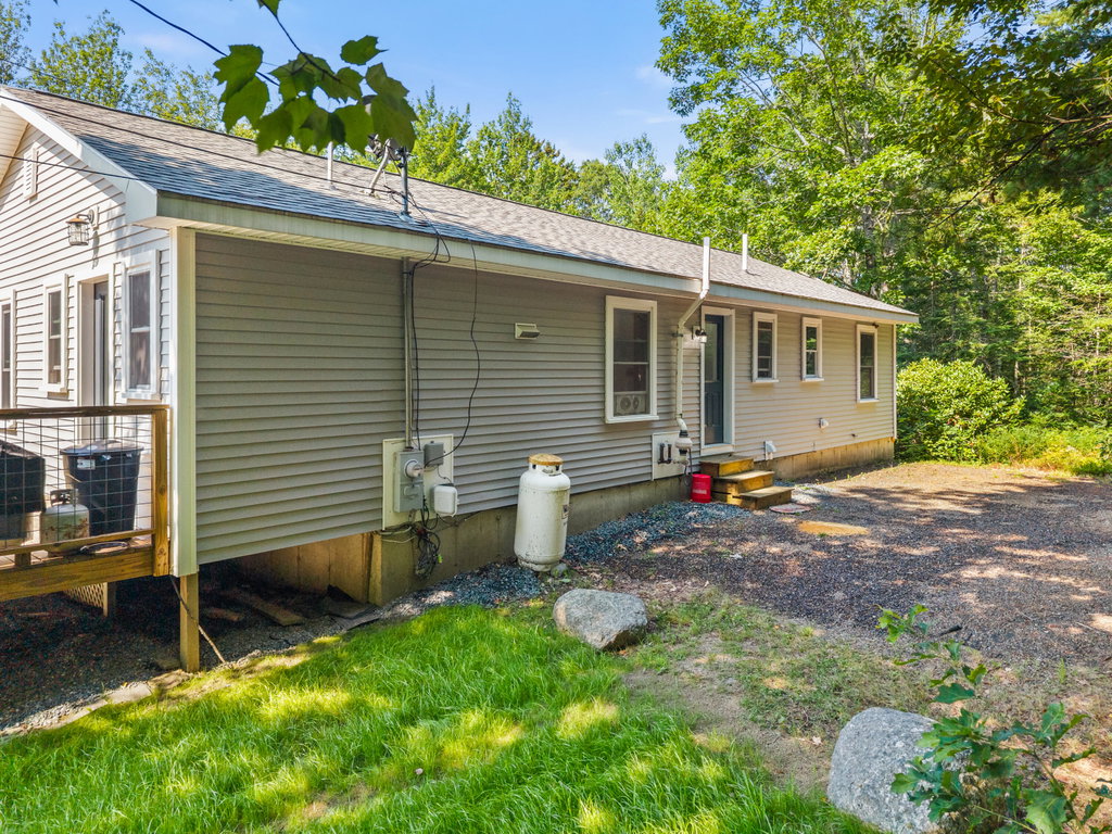 39-126 Lakes Ln