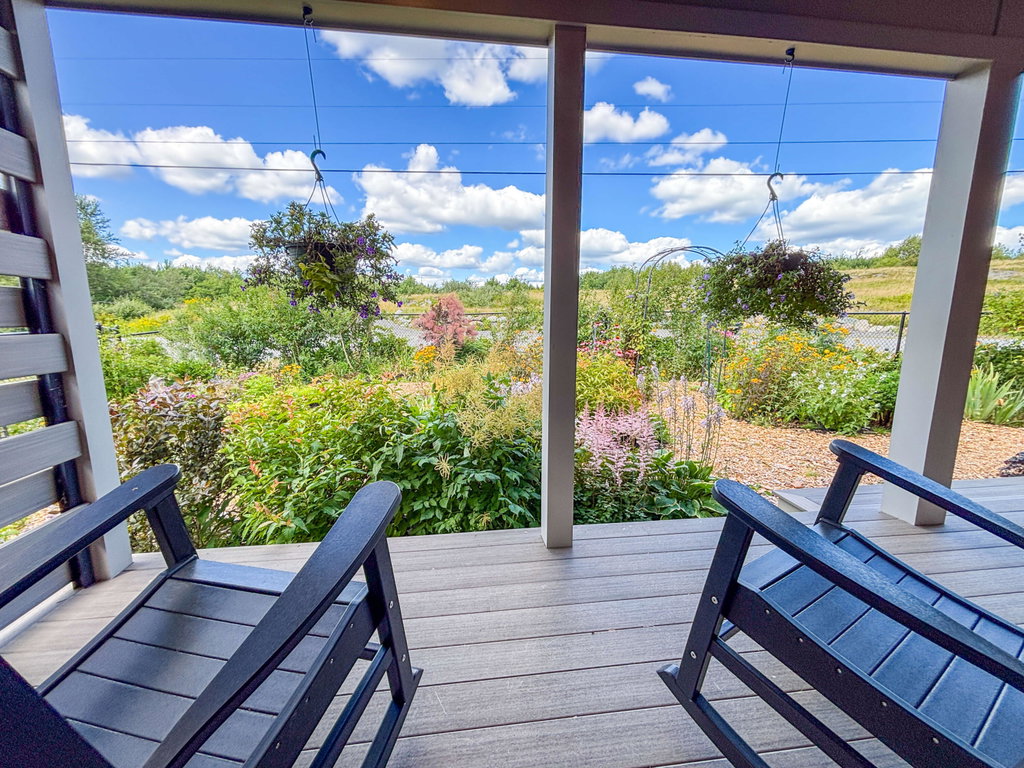 Covered porch & gardens (4)