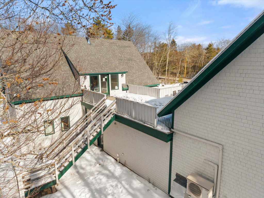 11-380 Ellsworth Rd