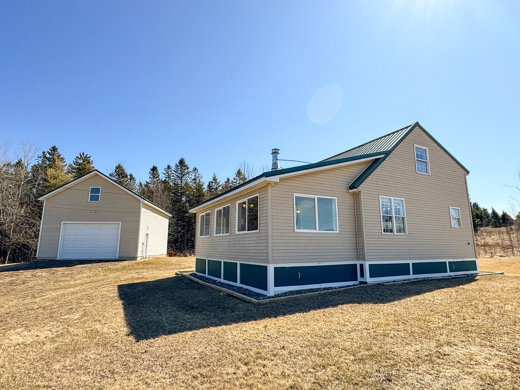 643 Averill Road Prentiss Twp T7 R3 NBPP