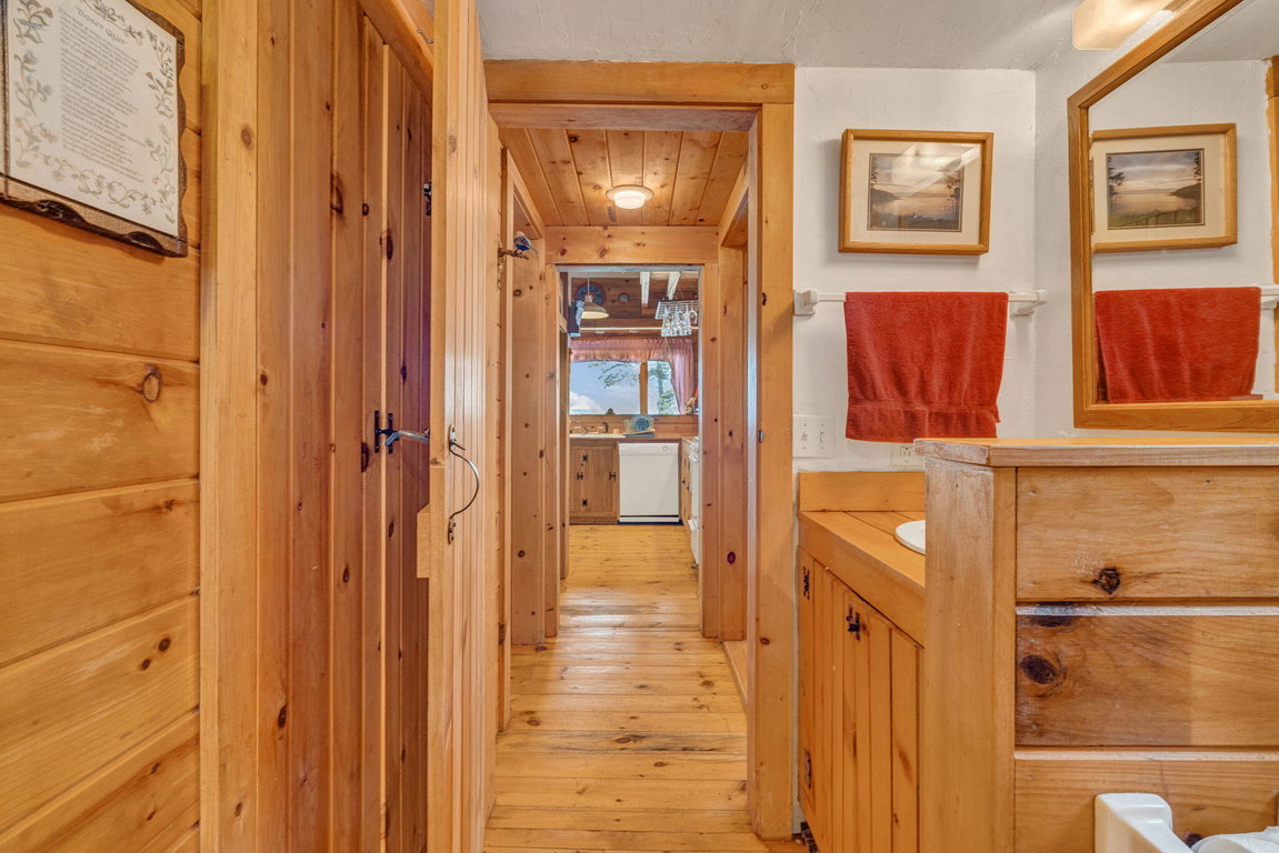 14-web-or-mls-142-e-point-rd