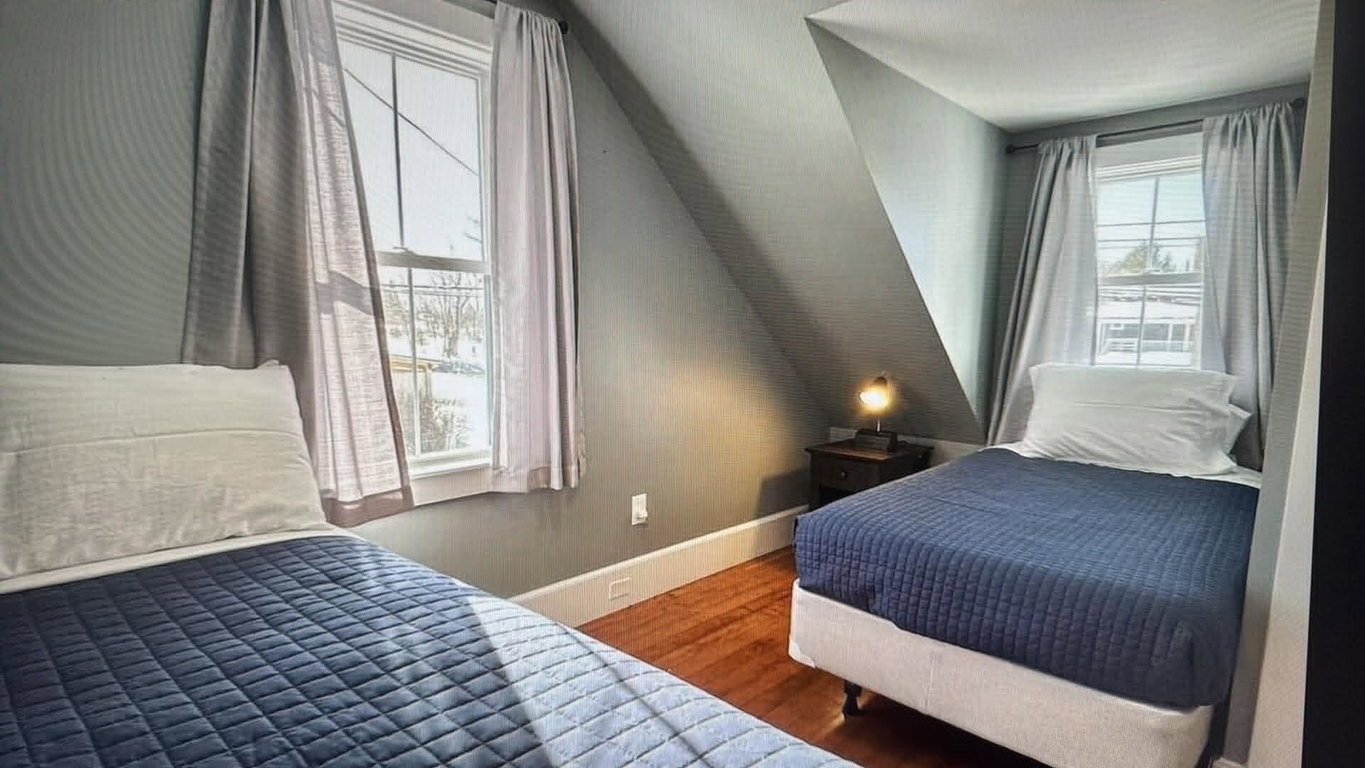 324 3rd bedroom