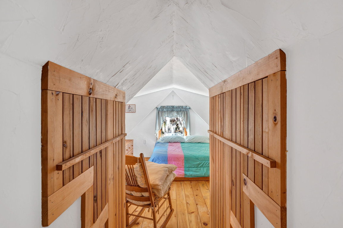 43-web-or-mls-142-e-point-rd