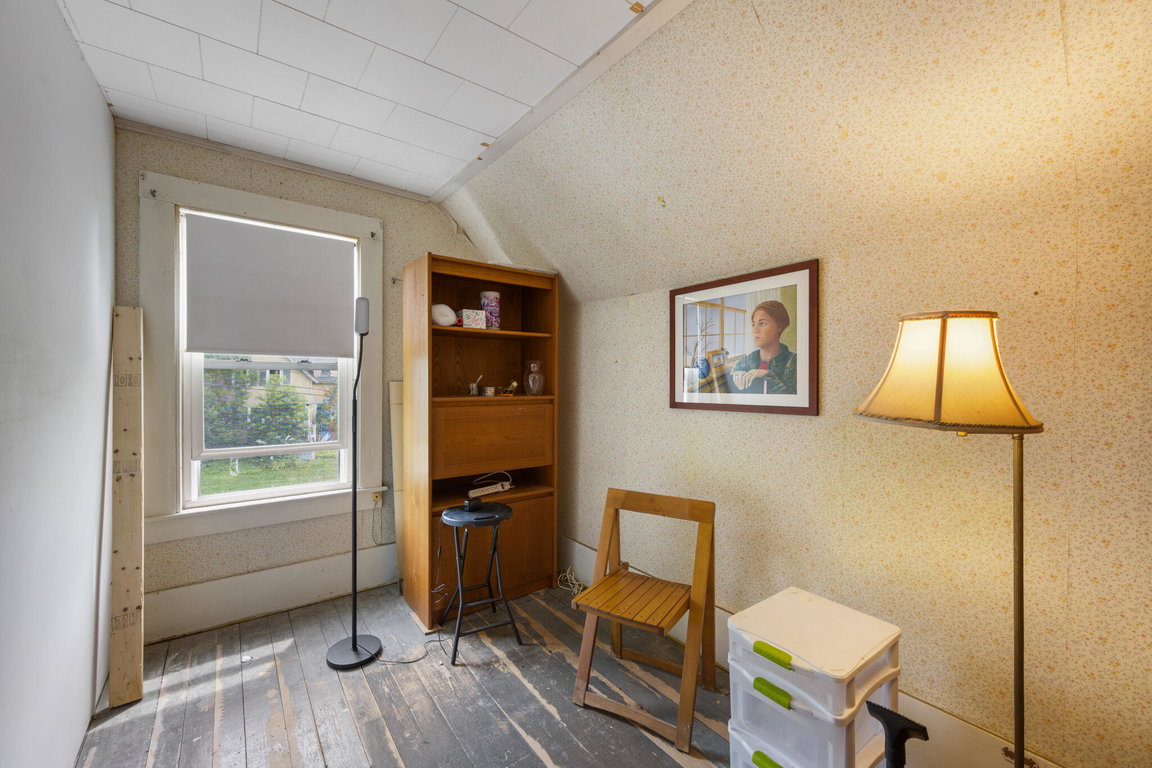 Bonus space used as a craft room