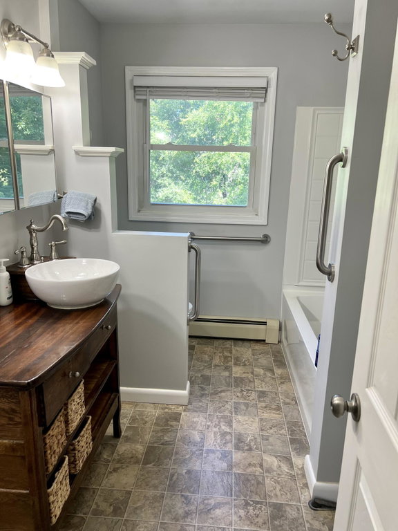 Full bathroom on the main level
