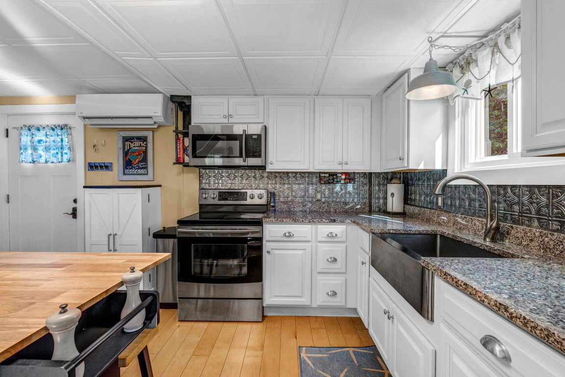8-web-or-mls-45-cromwell-harbor-rd