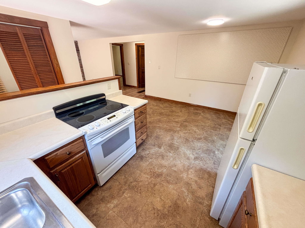 Apartment Kitchen (4)