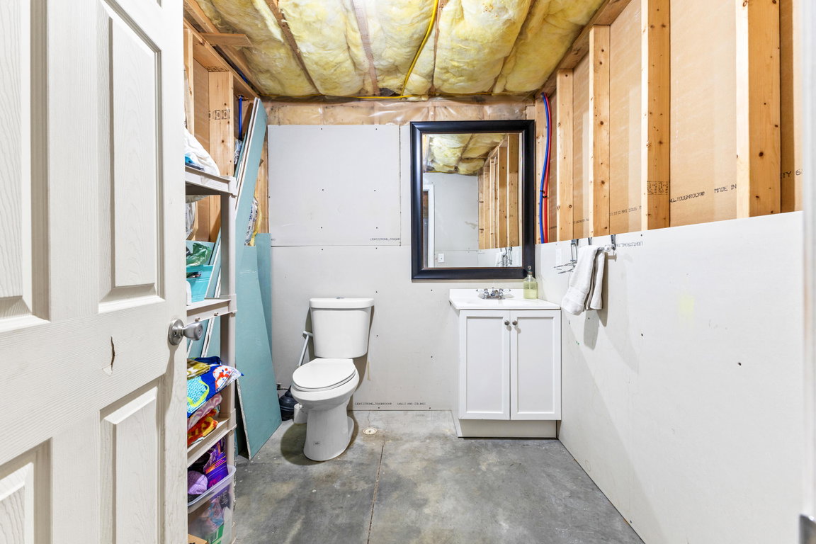 Basement 1/2 Bath