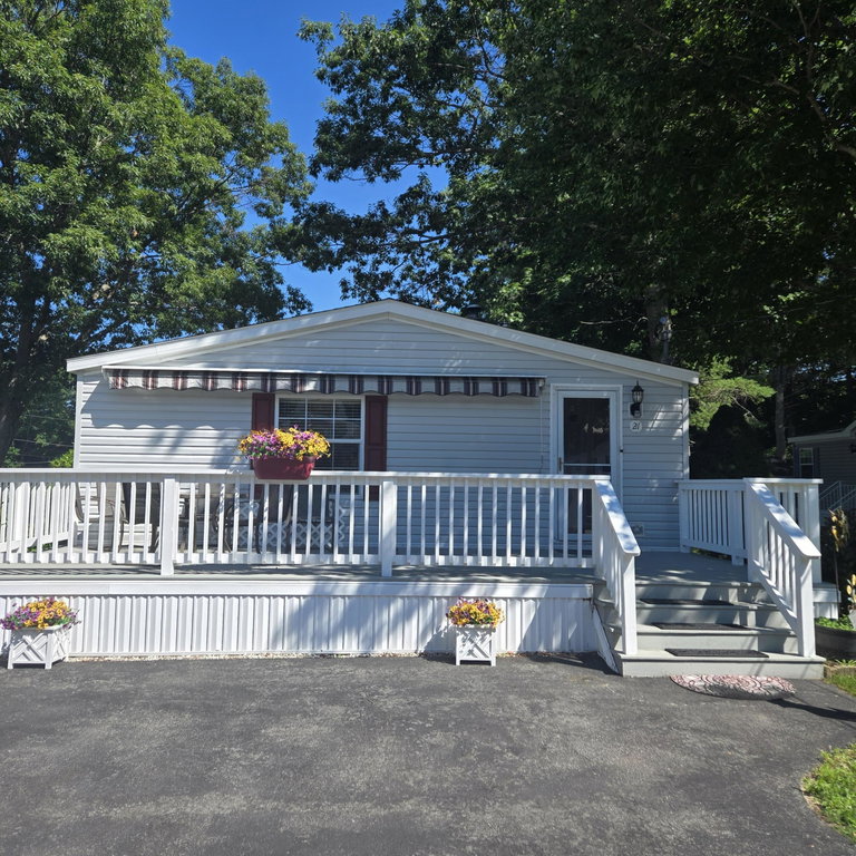 21 Whistle Stop Circle Wells