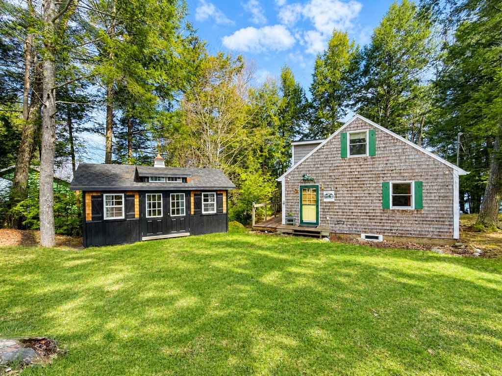 House with bunk house