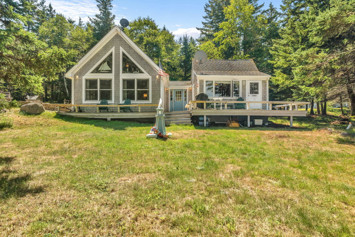 1-web-or-mls-142-e-point-rd