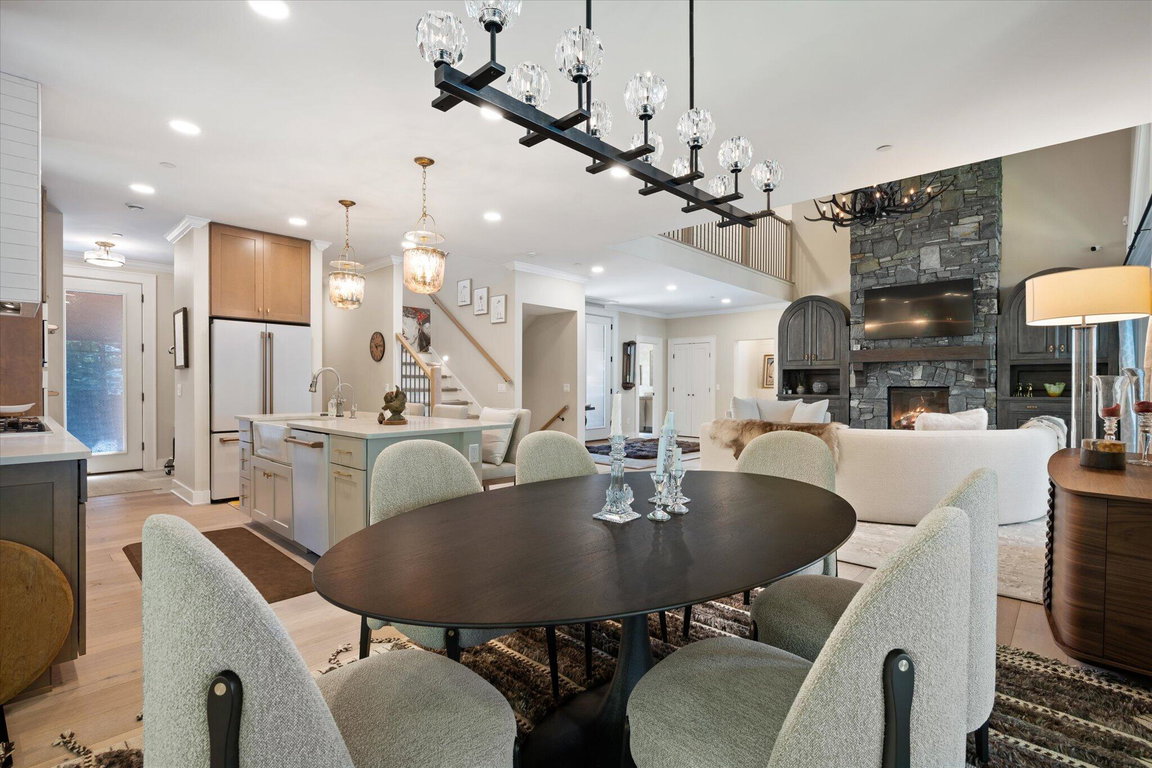 Dining Area...