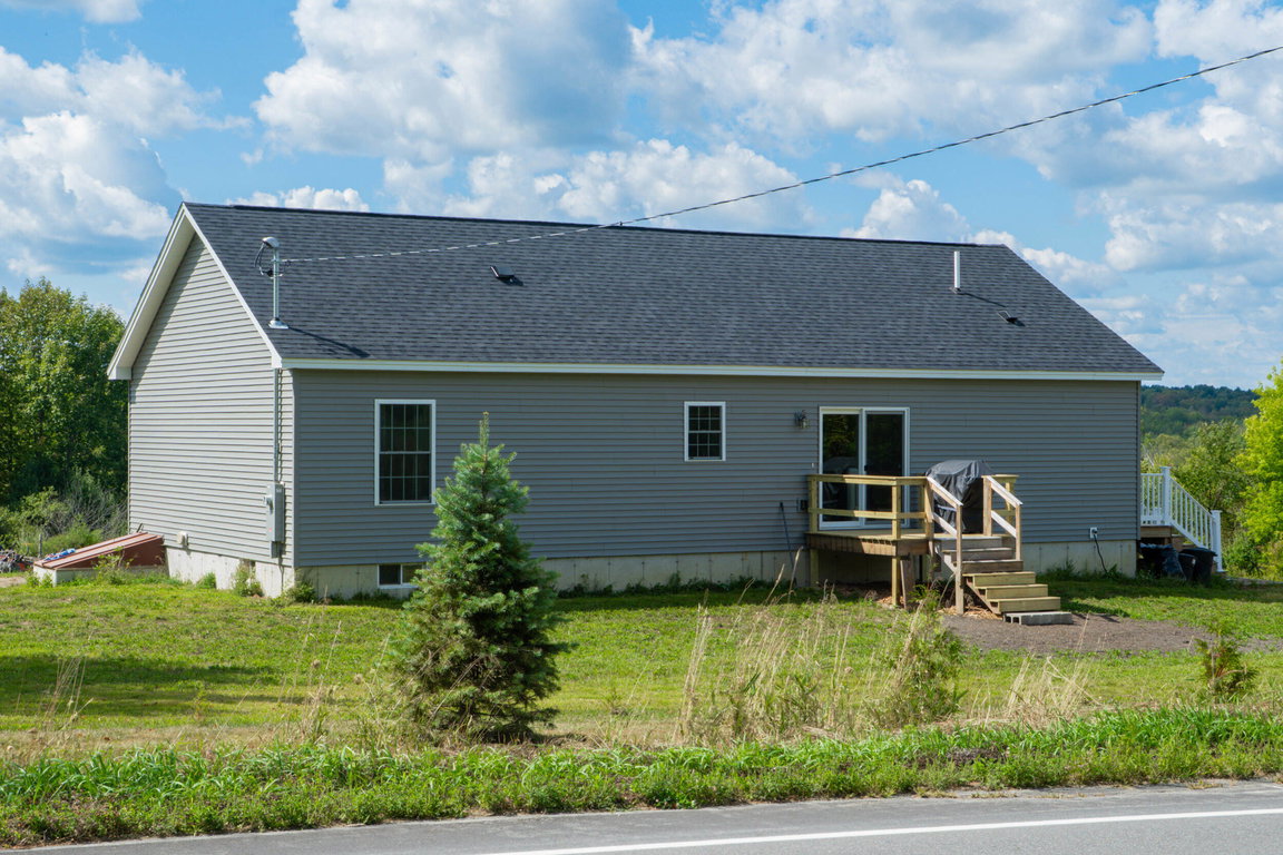 1072 Moosehead Highway Dixmont