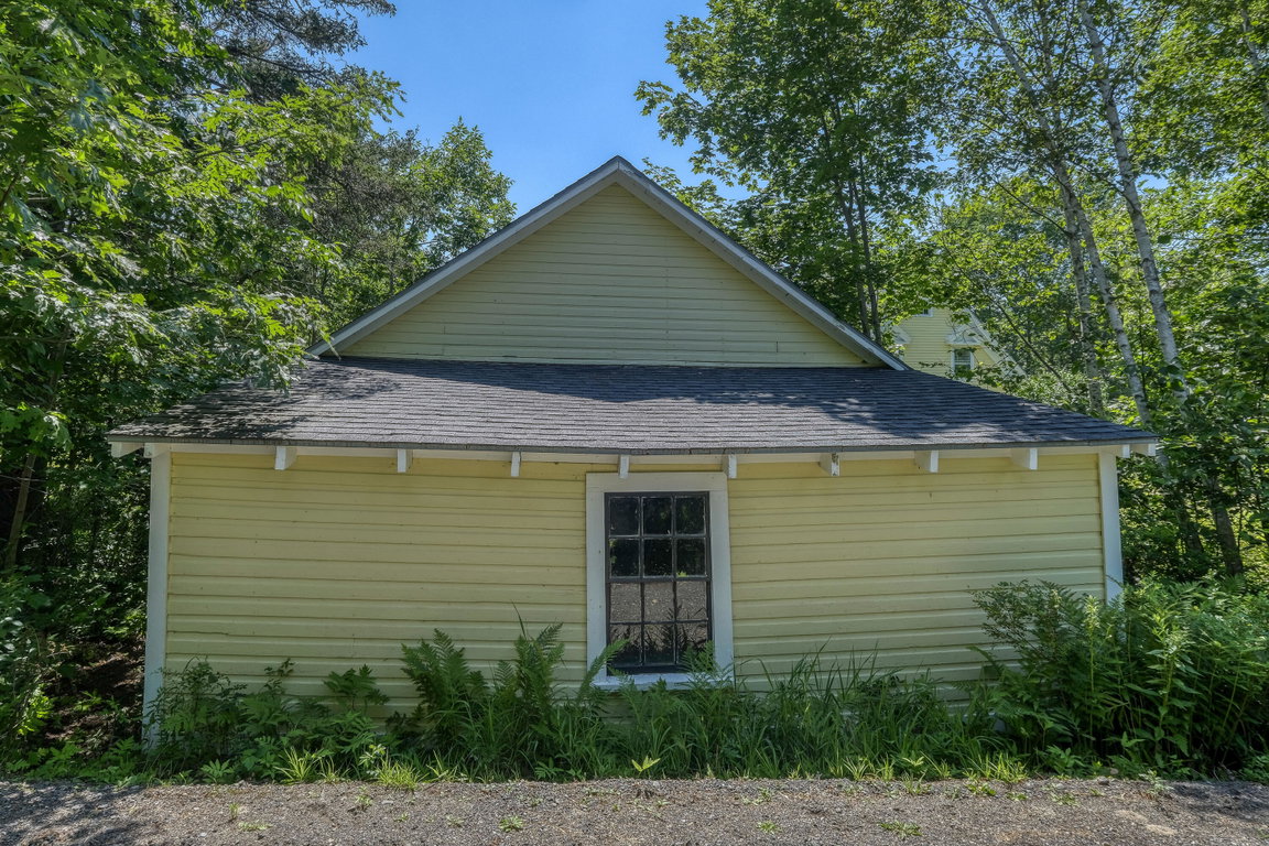 39 N. Deer Isle Road