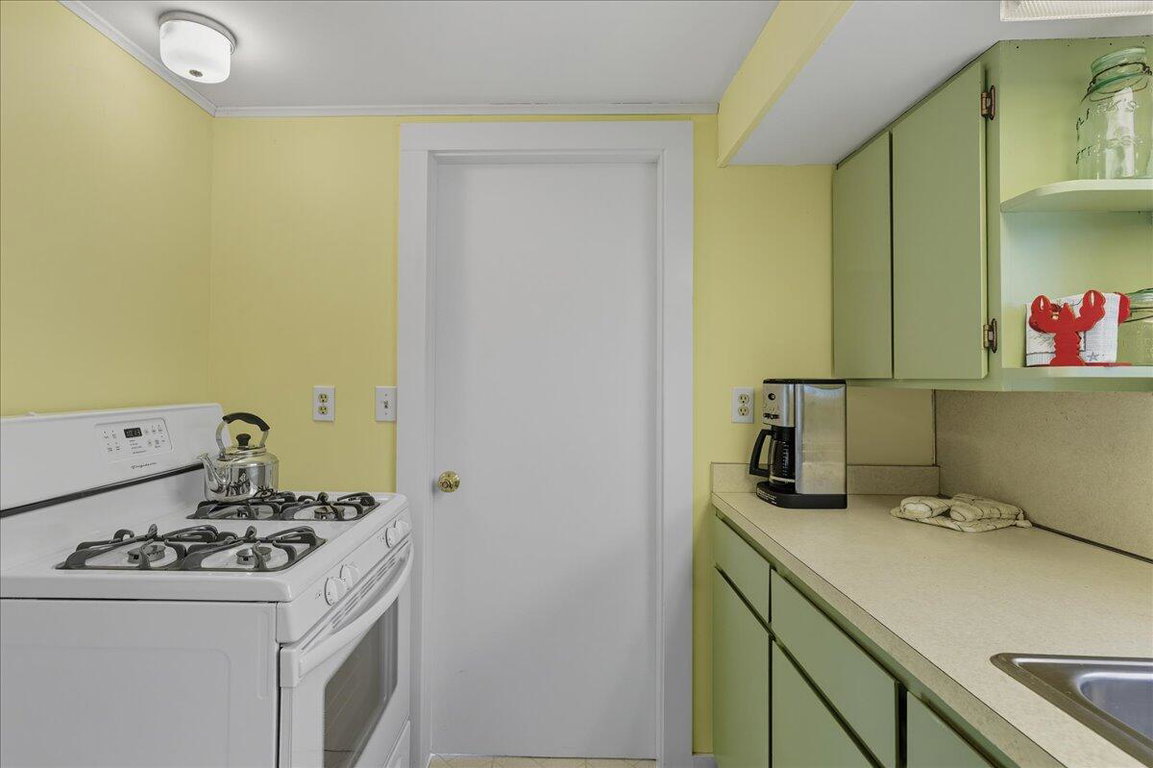 14B 553 N. Deer Isle Road