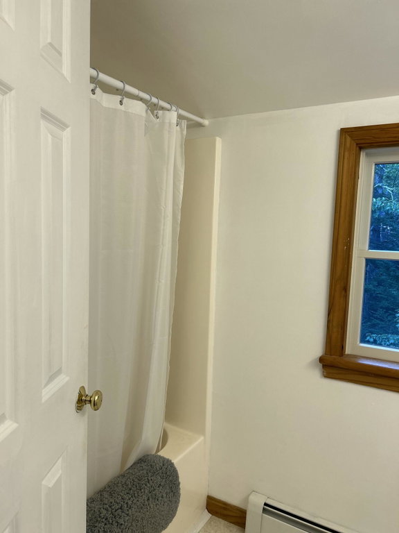 2nd Level Full bath
