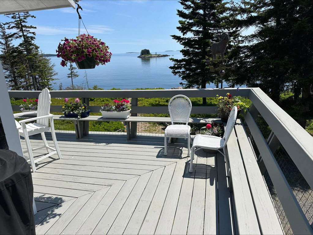 deck flowers