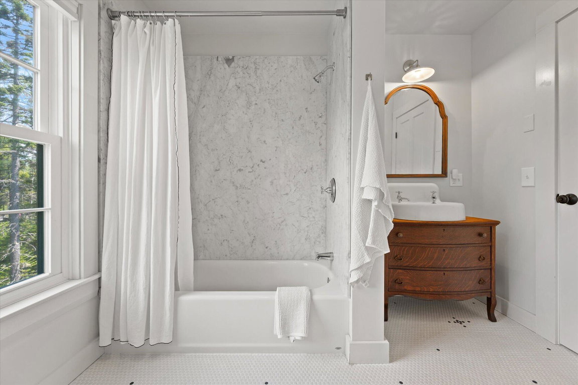 45-Bathroom