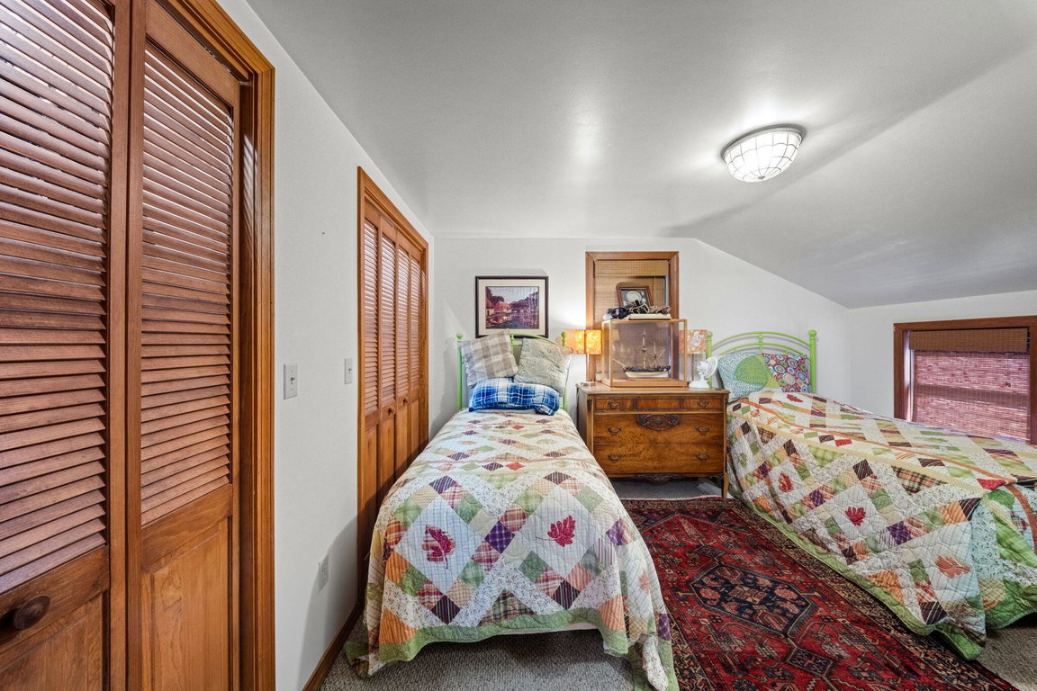 18-web-or-mls-566 Rays Point Rd, Milbrid