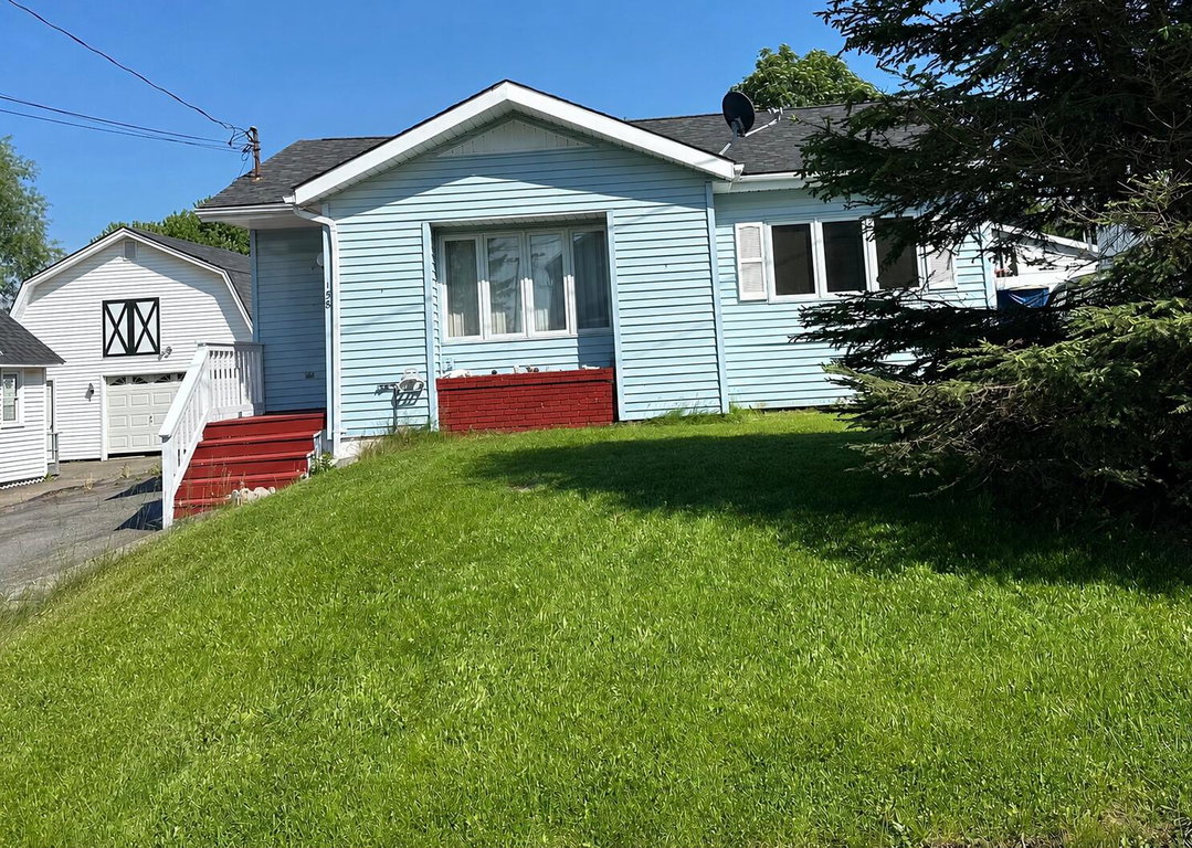 158 Pleasant Avenue Madawaska