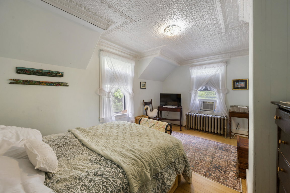 Upstairs Bedroom #1