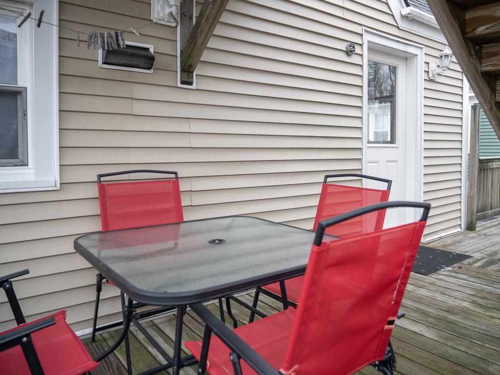 Deck Apt 2