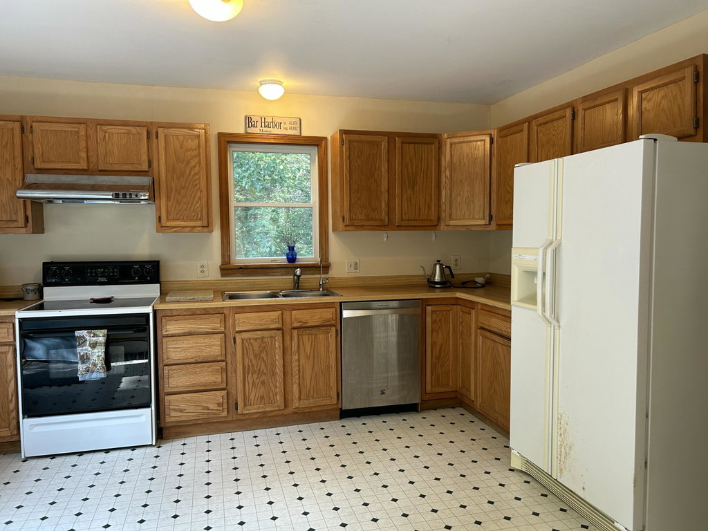 Spacious Kitchen