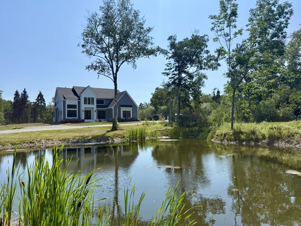 189 Shore Road North Haven