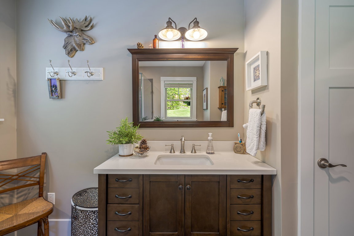 1st Floor Bath