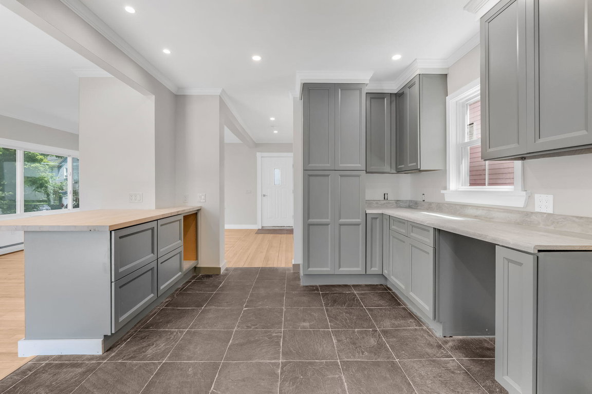 12-web-or-mls-54-greeley-ave