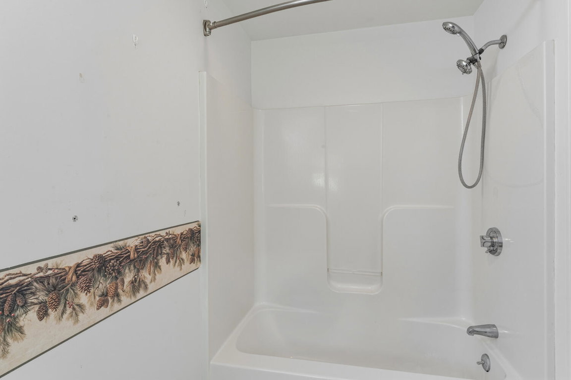 Primary Bed Bathroom 2