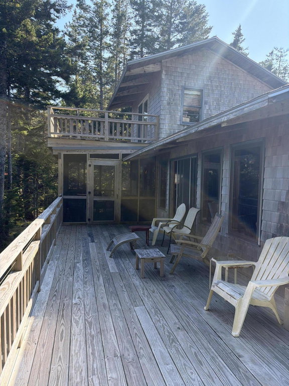 15 Picnic Point