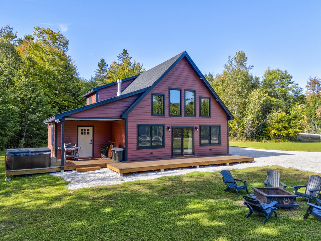 18 Thayer Way Bethel