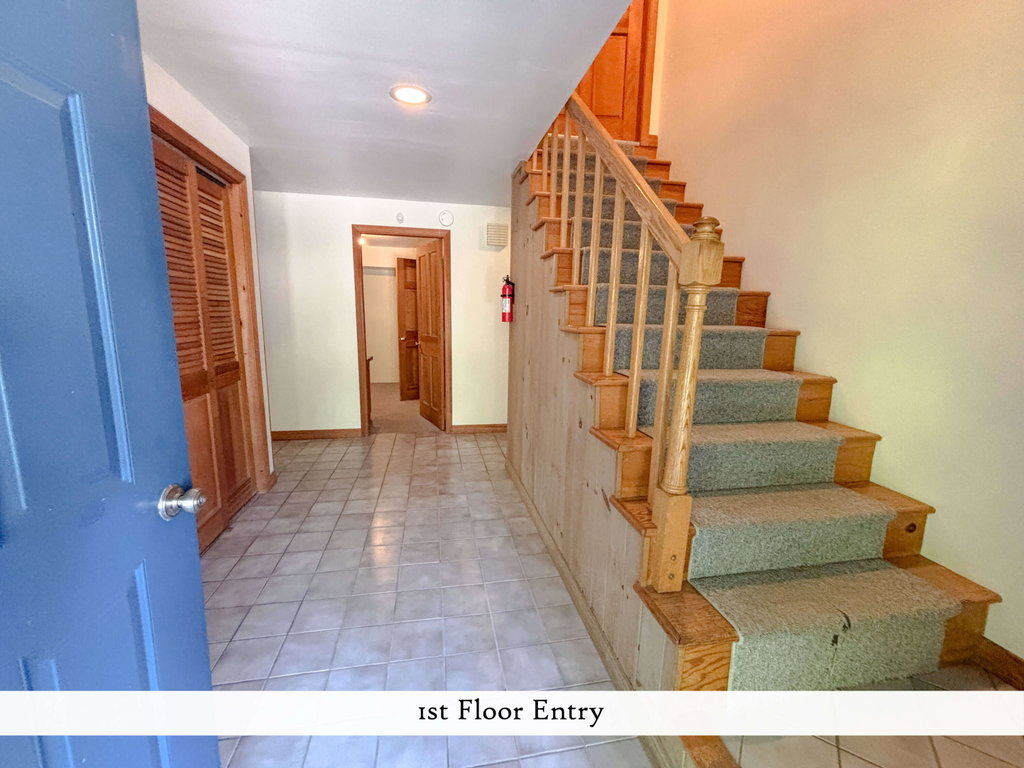 Entry 1st Floor, label