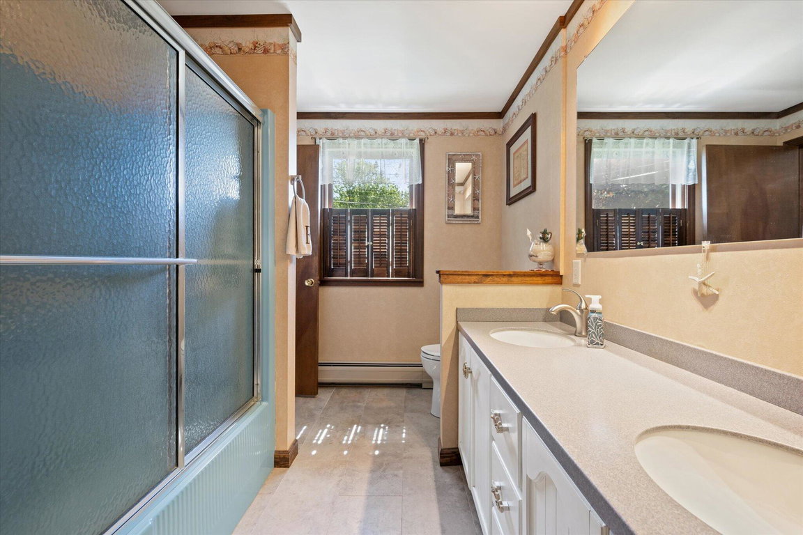 35-Bathroom