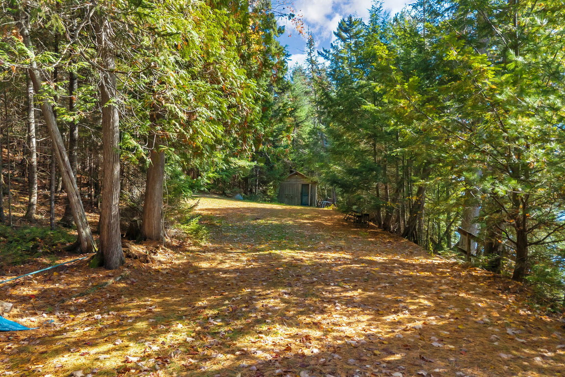 70-web-or-mls-25-dickens-farm-rd