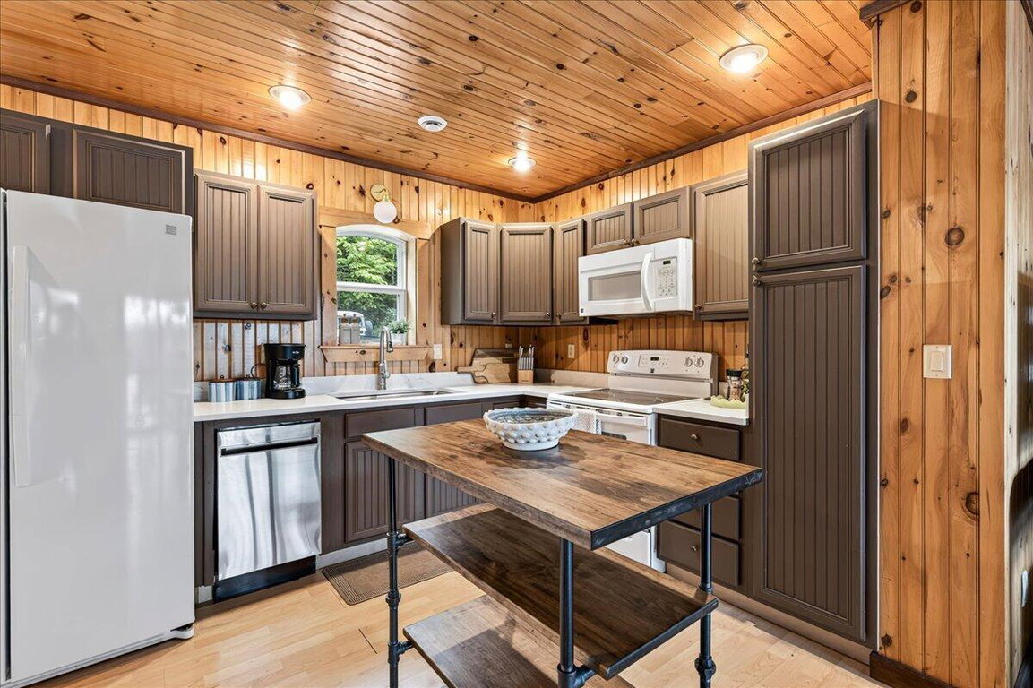 04-705 W Shore Rd (17 of 64)