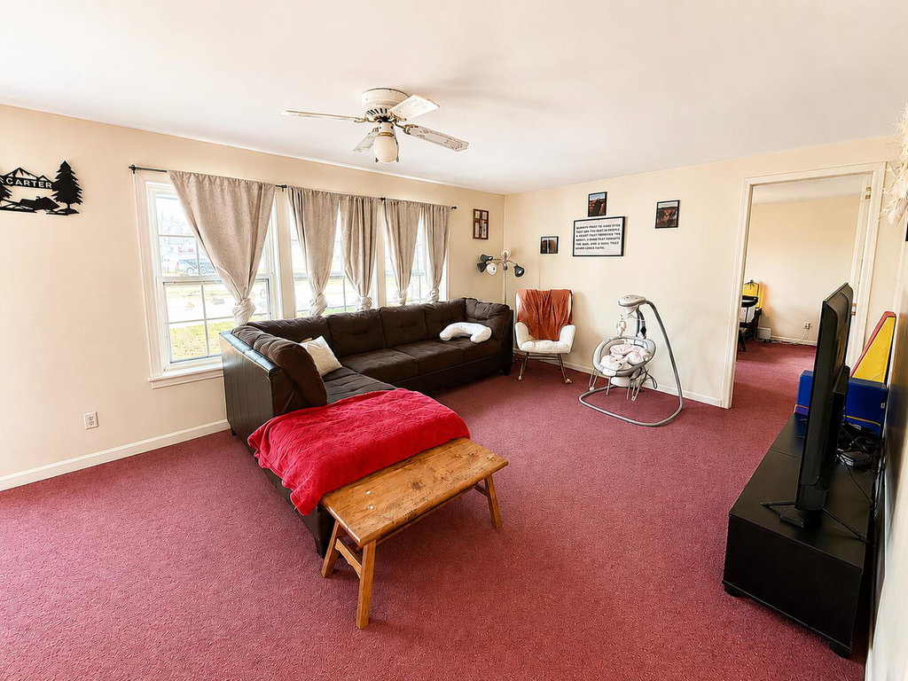 Full living room
