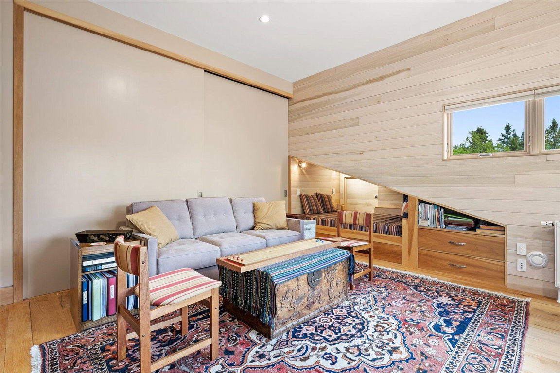 2nd floor Bedroom/Suite