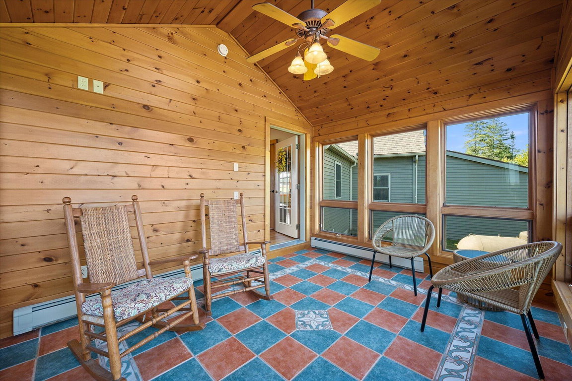 047-Sun Room