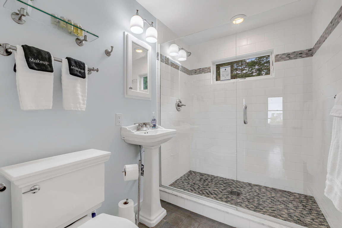 244-web-or-mls-425-seawall-rd