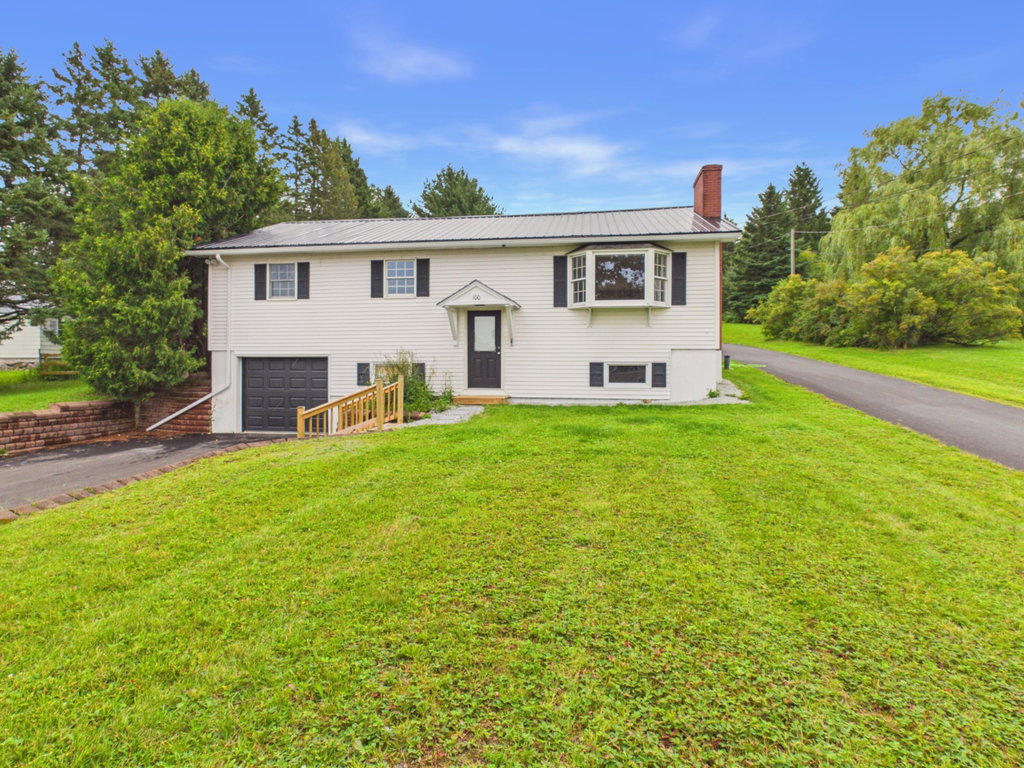100 Hanson Lake Road Mapleton