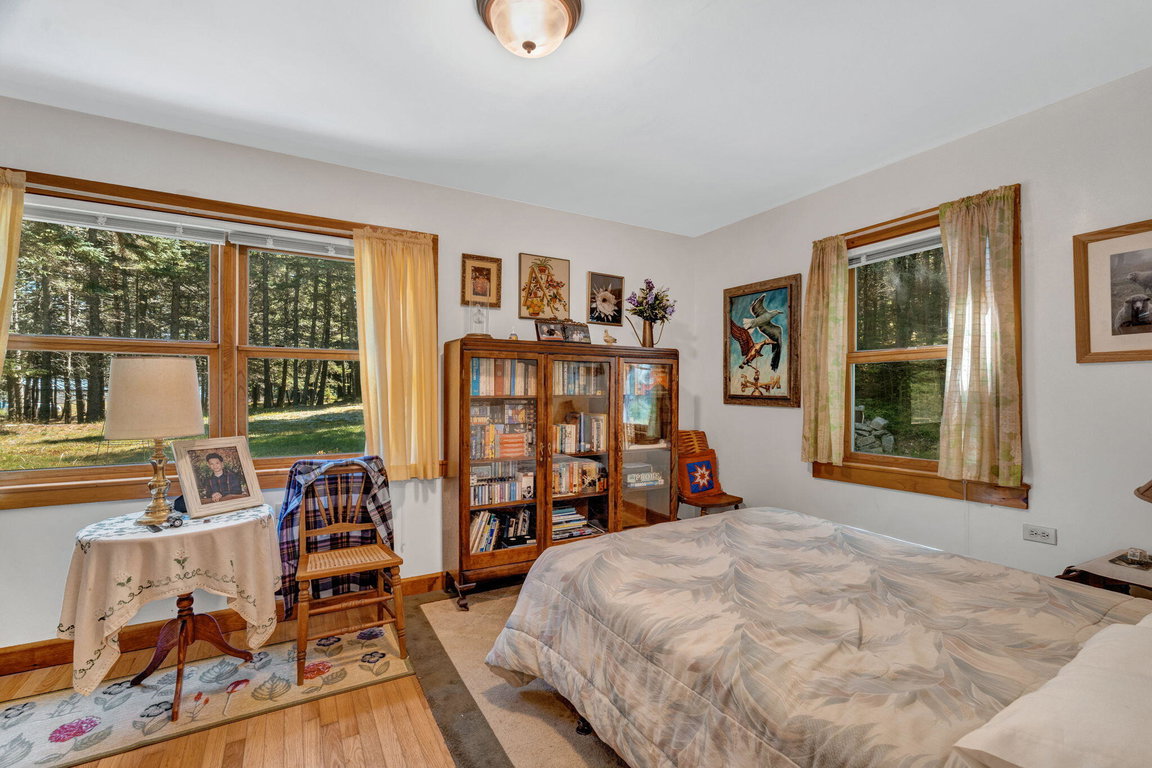 23-web-or-mls-142-e-point-rd