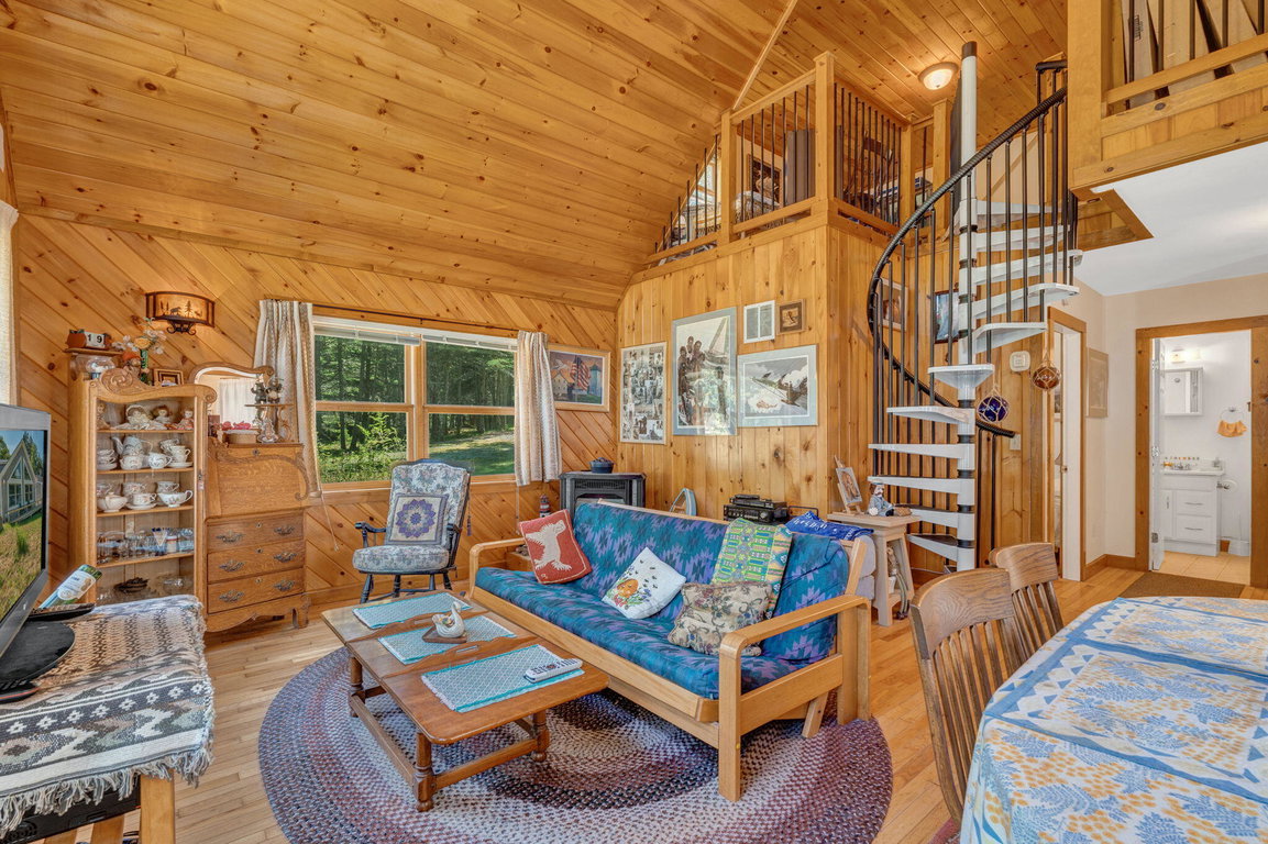 26-web-or-mls-142-e-point-rd