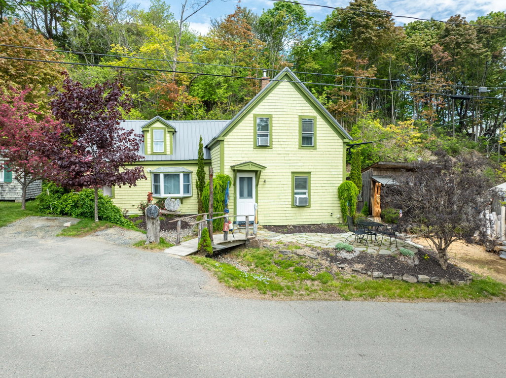 19 Sullivan Street Eastport